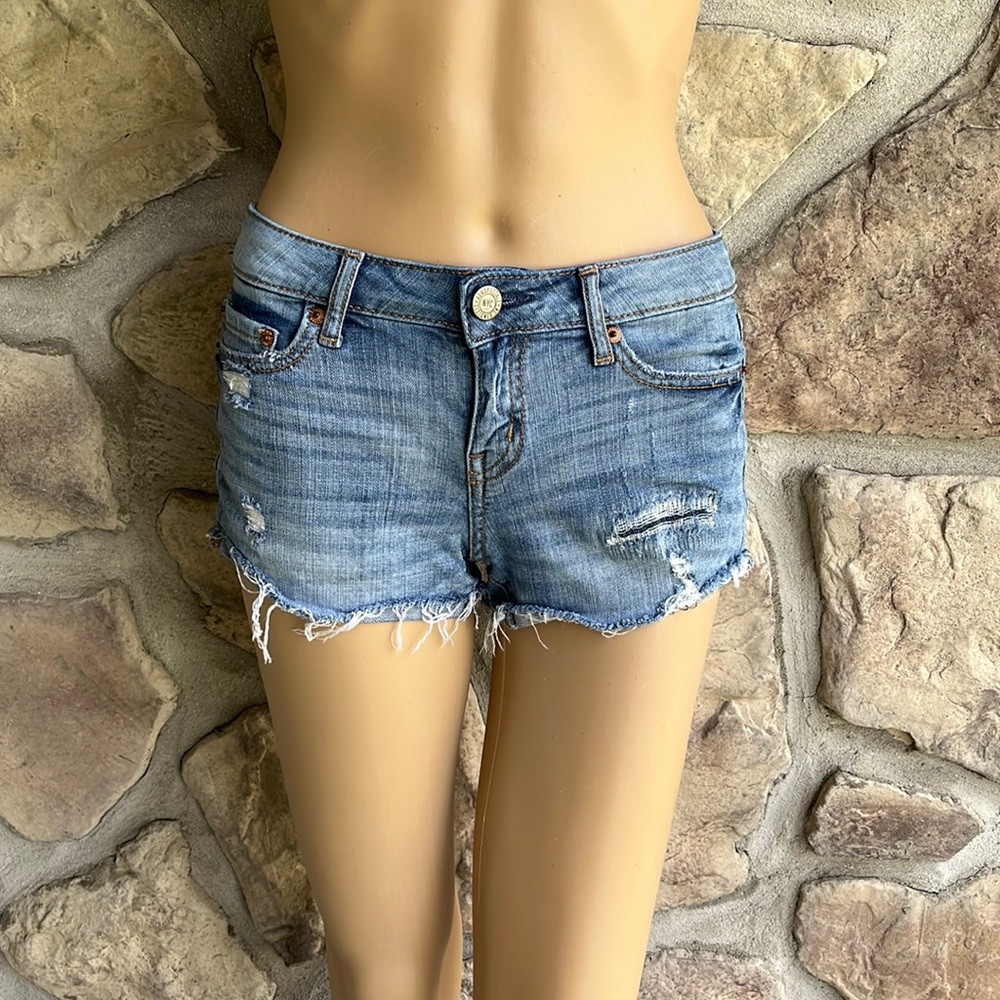 AEROPOSTALE | Distressed Shortie Shorts